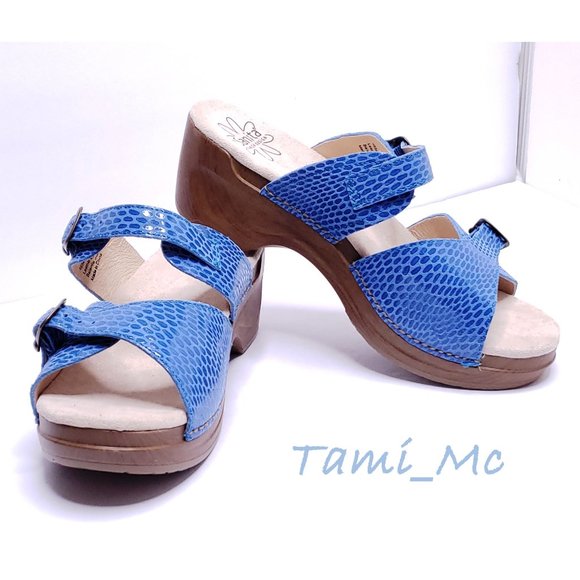 NEW Sanita 40 Blue Daisy Sandals Size 10 - Picture 2 of 16
